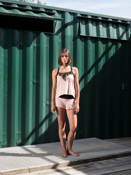 Shakti Peach Suede/Black Top Frontansicht