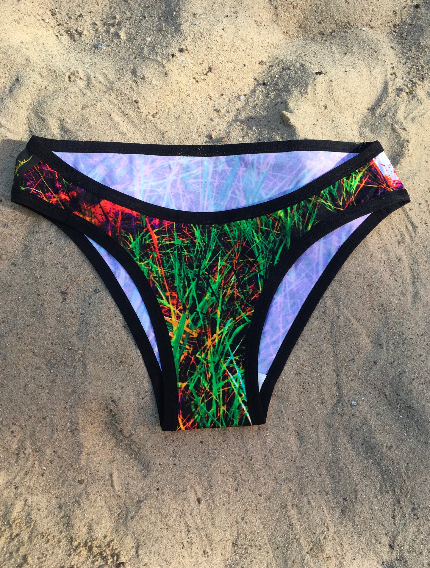Ilka Bikinislip | space dune | gold